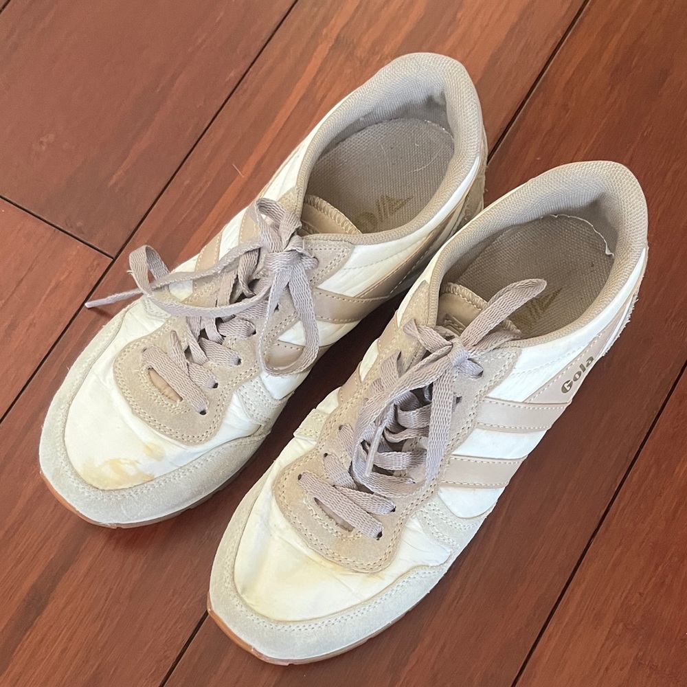 Gola Women’s Low-Profile Sneakers in White and Light Taupe